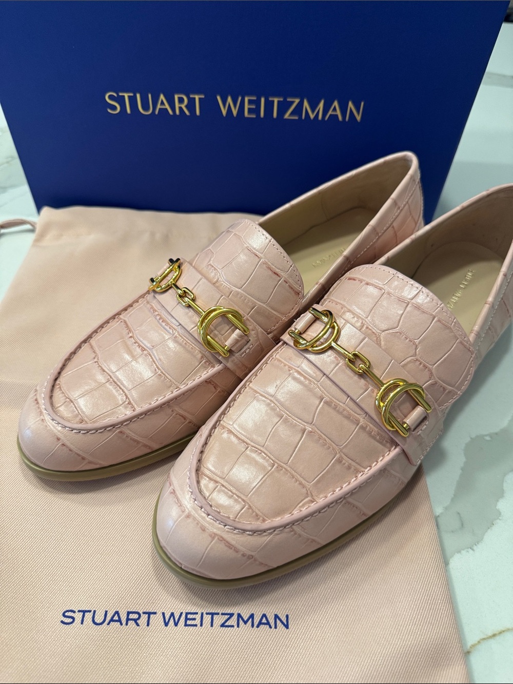 Stuart Weitzman Blush Croc-Embossed Leather Loafers with Gold Chain 10.5 NEW